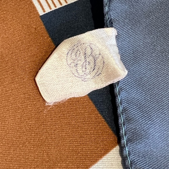 Boselli Scarf - Picture 3 of 3